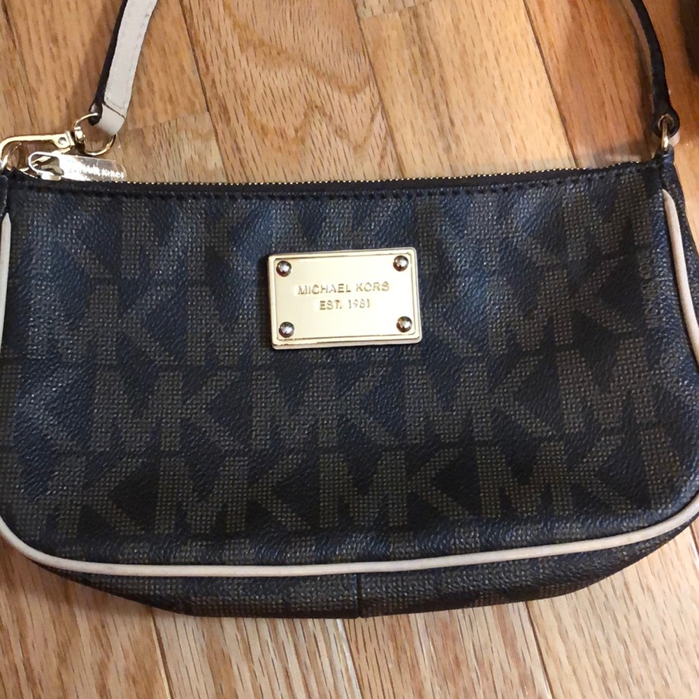Michael Kors Bag NWOT Clutch Wristlet(Price Firm)